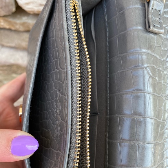 Bebe Leona Croco Crossbody Bag - Picture 9 of 9